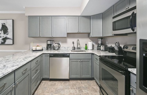 Countryside House | Finchvale: Work-Friendly, Private Yard, Near DC