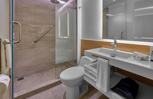 Providencia Hotel | Find Relaxation and Comfort in a Vibrant Guadalajara Room - 3 Units