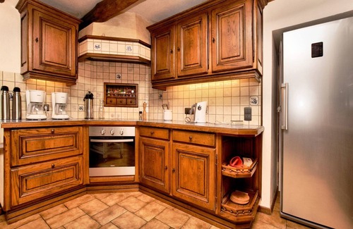 Chiny House | Fine group house with sauna garden