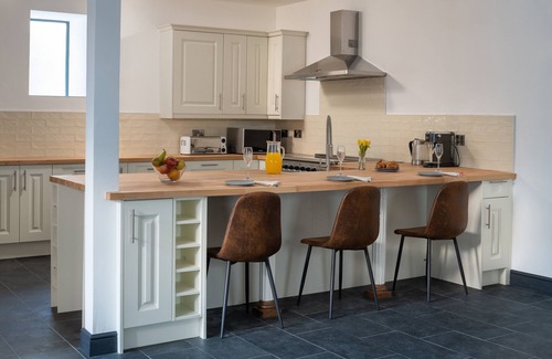 Rhiwbryfdir House | Finest Retreats | Capel Salem