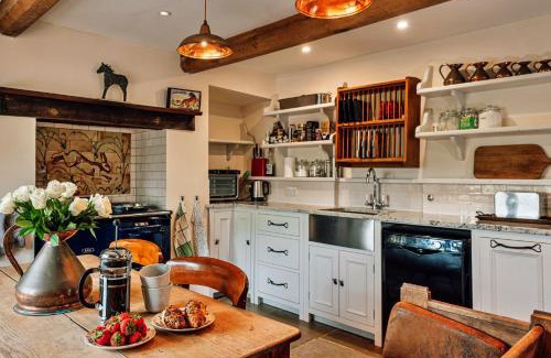 Monmouth House | Finest Retreats - Beili Glas Cottage