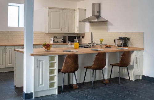 Rhiwbryfdir House | Finest Retreats - Capel Salem
