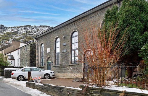 Rhiwbryfdir House | Finest Retreats - Capel Salem