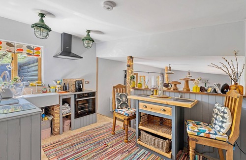 Romsey Cabin | Finest Retreats | Hilltop Stable