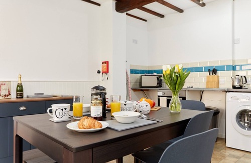 Dalbury Lees House | Finest Retreats | Nether Burrows Farm