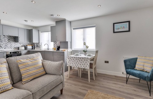 Muston Apartment | Finest Retreats | No.11, Belle House
