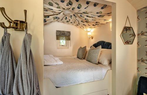 Stoney Stretton Ski Chalet | Finest Retreats - Shrawardine Train Carriage