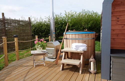 Banbury Cabin | Finest Retreats | The Campion