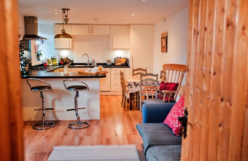 Sticker Cottage | Finest Retreats | The Hayloft