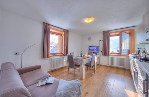 Sant'Anna Apartment | Fiocco Di Neve Ski in- Ski out 10m, Livigno, Italy