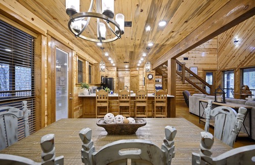 Hochatown Cabin | Fire Dancer - 1.58 acres, sleeps 12