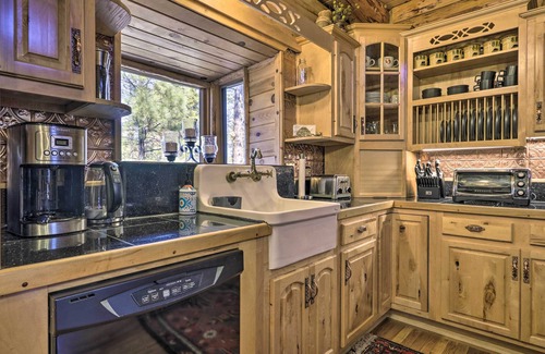 Lakeside Cabin | Fire Pit + Hot Tub: Lakeside Cabin on 2 Acres!