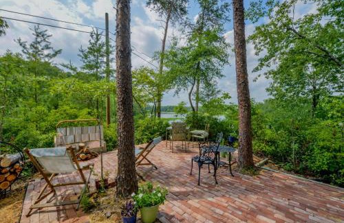 Samantha House | Firefly Lake House