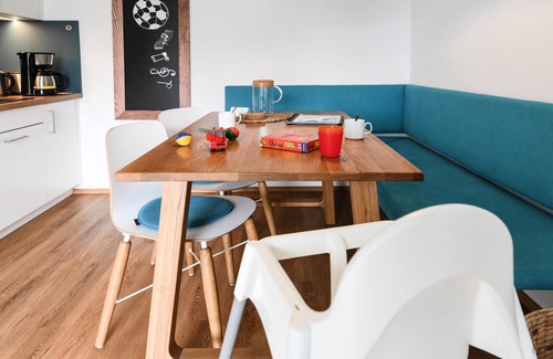 Waggershausen Apartment | First floor apartment with its own garden corner and covered south-east-facing terrace.