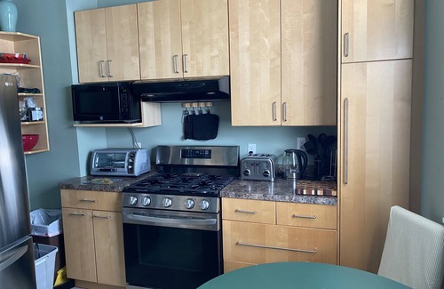 North Buffalo Apartment | FIRST FLOOR FLAT FOR BUSINESS OR PLEASURE