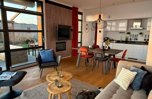 Enkhuizen House | First row - with fence - Premium Chalet First Line