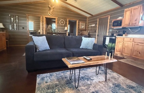 Cleora Cabin | Firstmate Hideaway is the perfect retreat