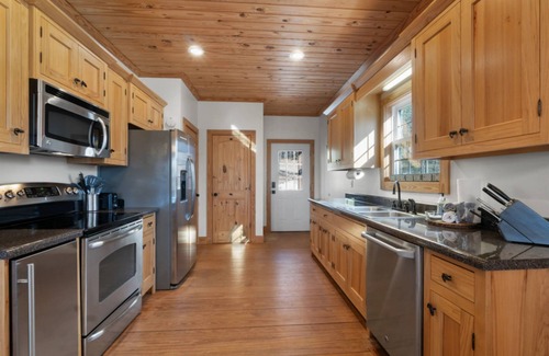 Newell Cabin | Fish Camp - 3 bedrrom/2 bath, dock and firepit!