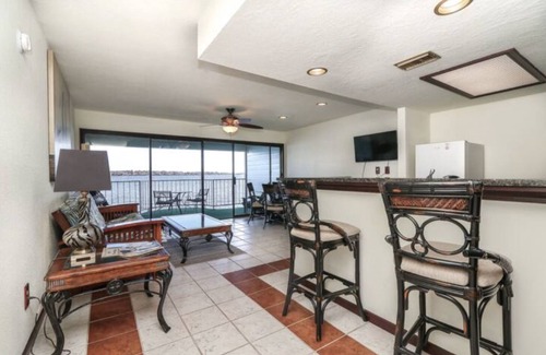 Seven Coves Condo | 🎣Fish Your Own ☀️Sunrise Facing ❤️Private Balcony