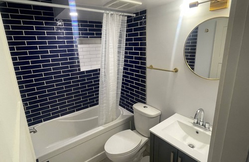 Taghum House | Fisherman Road Retreat: Full house & Suite (Lakeside)