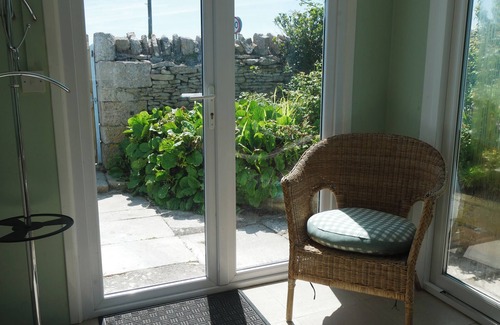 Southwell Cottage | FISHERMAN'S COTTAGE, family friendly, with hot tub in Portland Bill