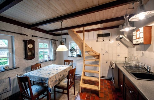 Paesens-Moddergat House | Fisherman's house right behind the dike for 2-6 nature lovers, lots of space and tranquility