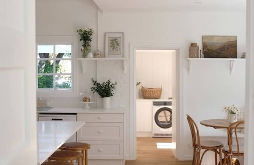 McCracken Cottage | Fisherman’s Cottage - c1945 cottage by the sea
