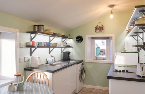 Isle of Lewis Cottage | FISHERMAN’S HOLDING, pet friendly, with a garden in Port Of Ness