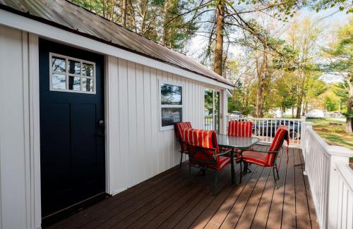 Mayfield House | Fishing-Arbutus Lake-Pontoon Rental-Family Friendly