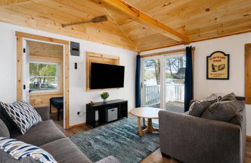 Mayfield House | Fishing-Arbutus Lake-Pontoon Rental-Family Friendly