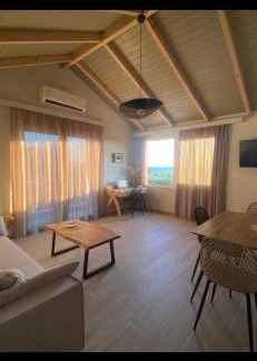 Preveza House | Fiskouri Anthem