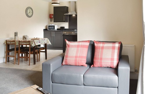 Preston Cottage | Five Dorchester Drive - UK32043