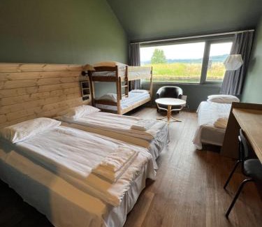 Lavangen Municipality Hotel | Fjellkysten