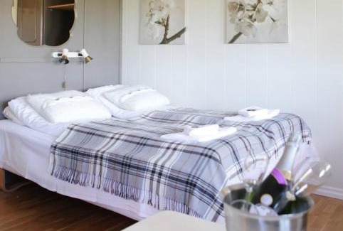 Fotlandsvag Hotel | Fjordslottet Hotel