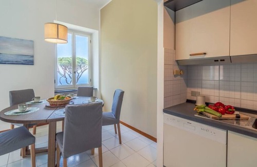 Ruta Apartment | Flaminia House, Sea View, Wifi and Parking