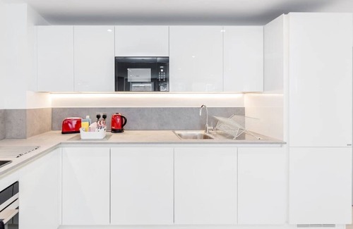Ealing Common Apartment | Flat 32 Walpole Court - 2 bedroom apartment