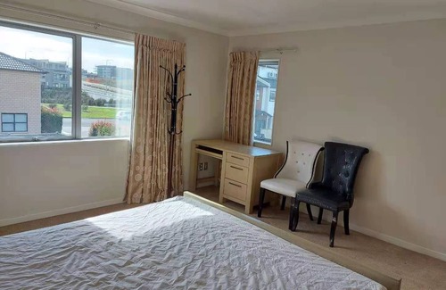 Flat Bush House | Flat Bush Large Ensuite, for your perfect stay