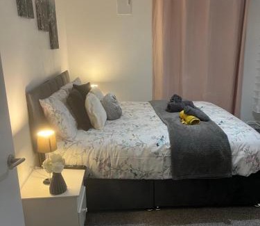 Eccles Apartment | Flat in Greater Manchester