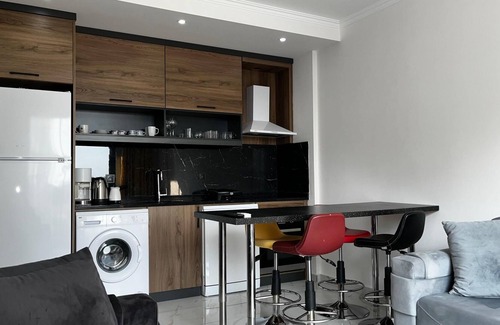 Alanya Apartment | Flat w Pool and Balcony 10 min to Beach in Alanya