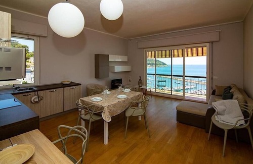 San Lorenzo al Mare Apartment | Flat with parking and lovely seaview terrace | V03