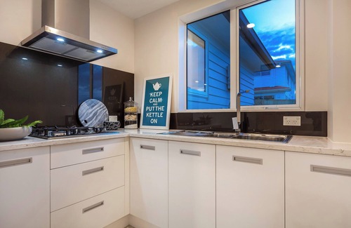 Flat Bush House | Flatbush Holiday Accommodation, 2 Bedroom Townhouse | Apartment KK39