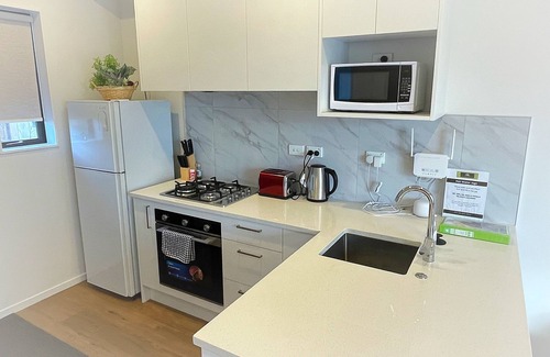 Flat Bush House | Flatbush Holiday Accommodation, 2 Bedroom Townhouse | Apartment HH