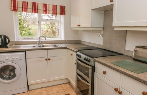 Carnforth Cottage | FLESHBECK COTTAGE, family friendly, with open fire in Kirkby Lonsdale