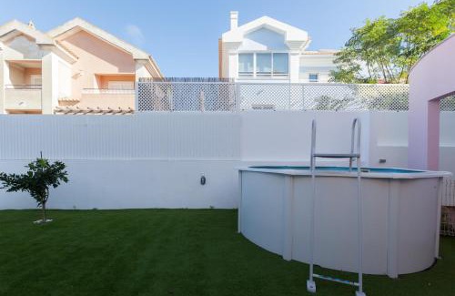 Charneca de Caparica e Sobreda House | FLH Caparica Town House with Pool