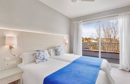 Cala Anguila-Cala Mendia Hotel | Flipflop Cala Mandía Hotel