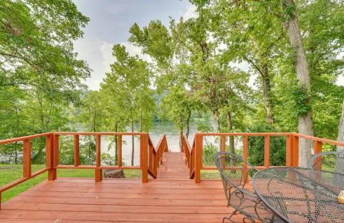 Flippin House | Flippin Home with Fire Pit Walk to White River!