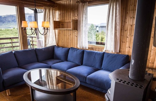 Selfoss Apartment | Fljótsbakki Cabin in the Golden Circle