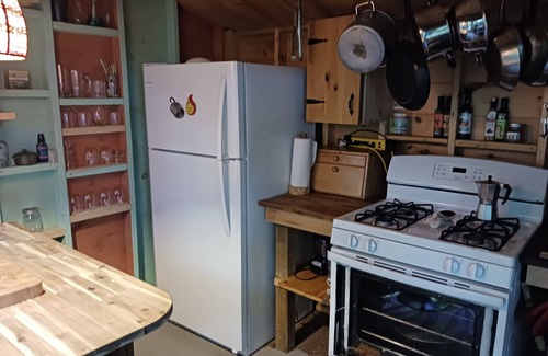 Rideau Lakes Boat Rental | Floating Bunkie Glamping @ Big Crosby Lake