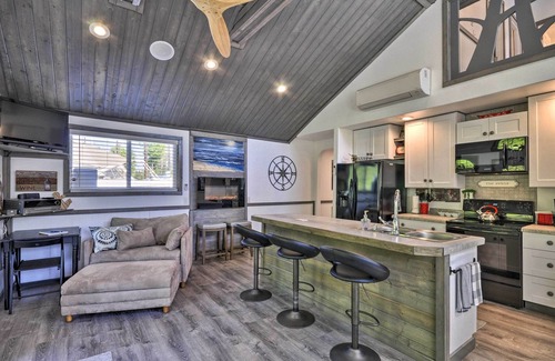Vancouver House | Floating Home on Columbia River w/Provided Kayaks