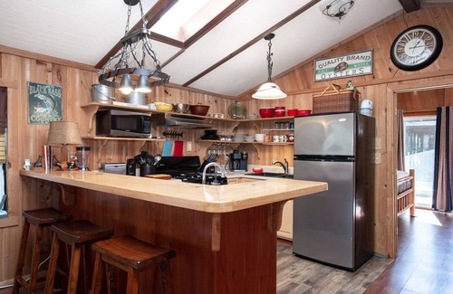 Apalachicola Boat Rental | Floating Houseboat - A Fisherman's Retreat!
